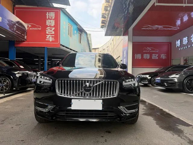 Volvo XC90 — Фото автомобиля 2