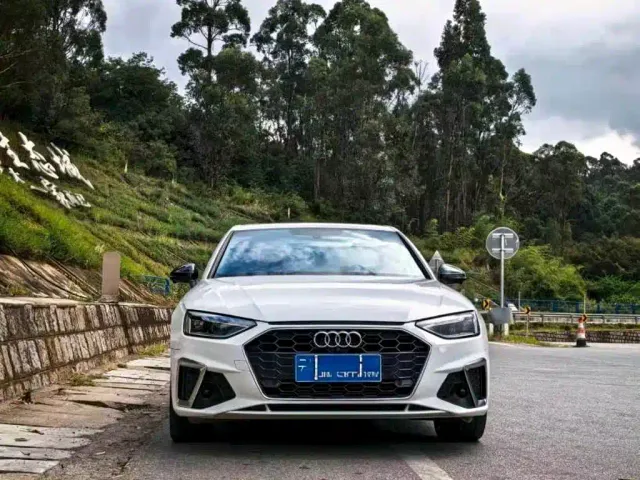 Audi A4L — Фото автомобиля 2