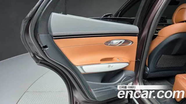 Genesis GV70 — Фото автомобиля 14