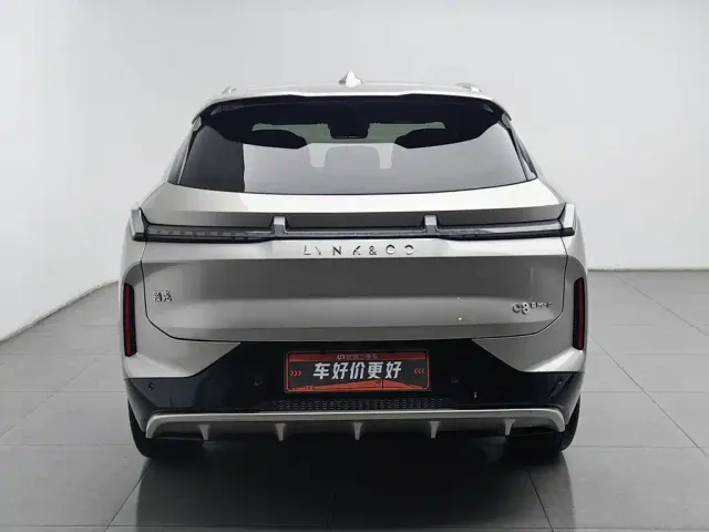 Lynk & Co 08 EM-P — Фото автомобиля 4