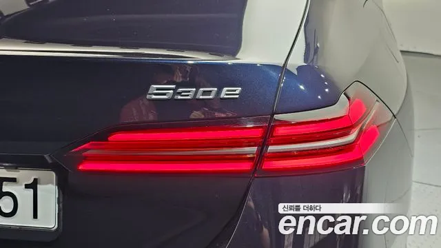 BMW 5 Series — Фото автомобиля 8