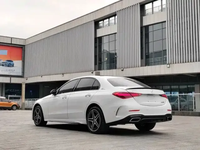 Mercedes-Benz C-Class — Фото автомобиля 4