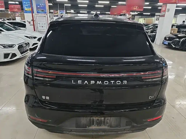 Leapmotor C11 — Фото автомобиля 5