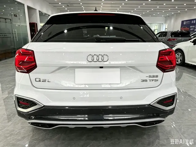 Audi Q2L — Фото автомобиля 5