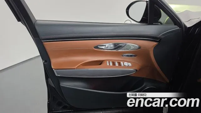Genesis GV70 — Фото автомобиля 13