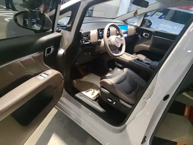 Wuling Starlight 730 — Фото автомобиля 15