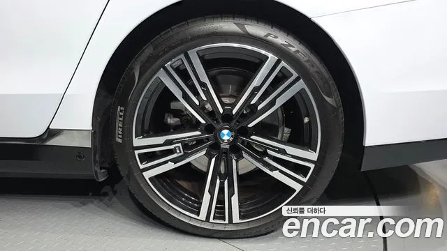 BMW 7 Series — Фото автомобиля 6