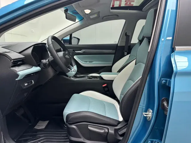 Geely Emgrand S — Фото автомобиля 4