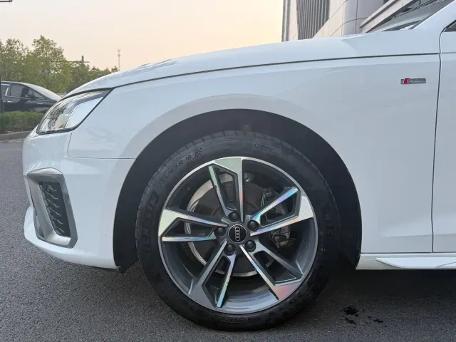 Audi A4L — Фото автомобиля 2