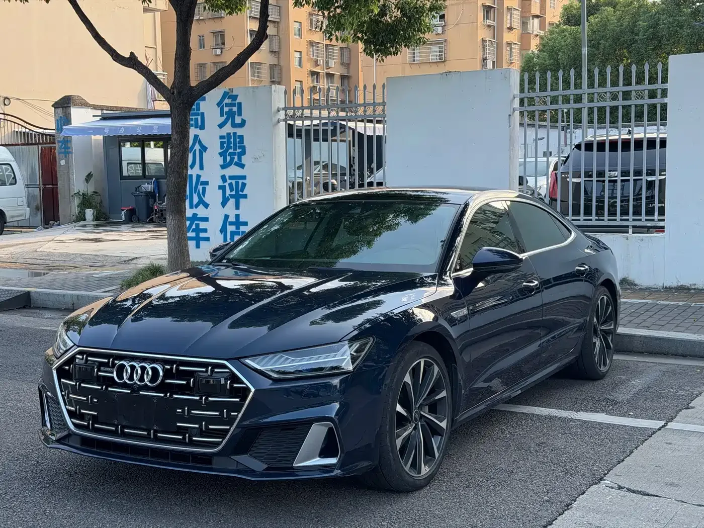 Фотография автомобиля — Audi A7L
