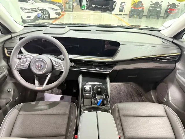 Buick Envision Plus — Фото автомобиля 12