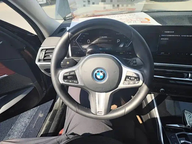 BMW i3 — Фото автомобиля 10