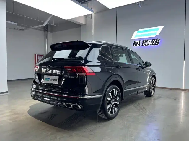 Volkswagen Tiguan L — Фото автомобиля 7