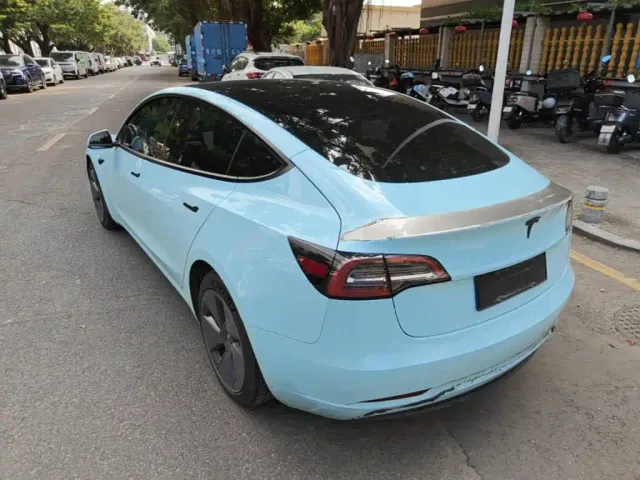 Tesla Model 3 — Фото автомобиля 4