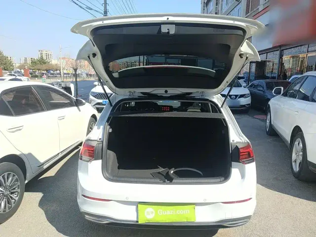 Volkswagen Golf — Фото автомобиля 14