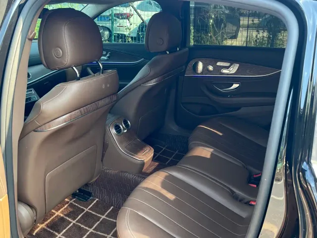 Mercedes-Benz E-Class — Фото автомобиля 13