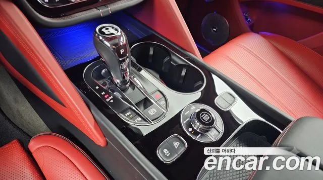 Bentley Bentayga Bentayga 4.0 V8 Azure — Фото автомобиля 8