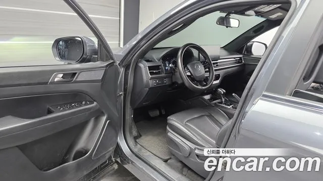 KG_Mobility_Ssangyong Rexton Дизель 2.2 2WD — Фото автомобиля 3