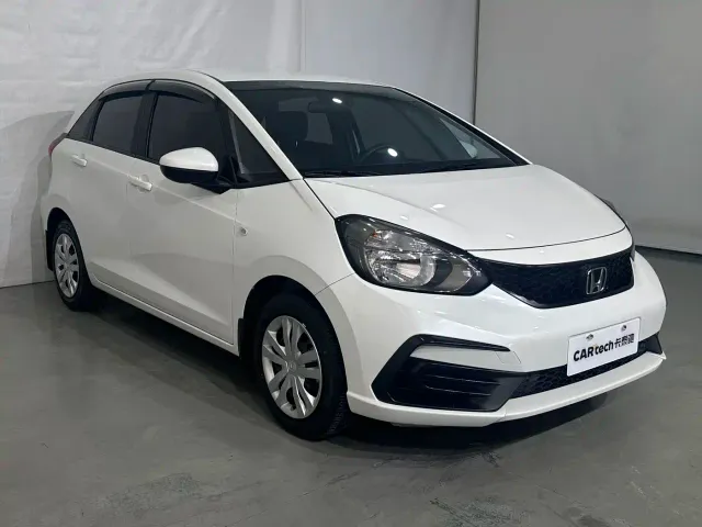 Honda Fit — Фото автомобиля 3
