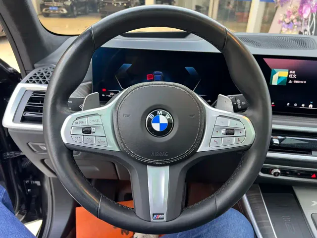 BMW BMW X5 2023 xDrive 40Li M Sport Black Night Package — Фото автомобиля 23