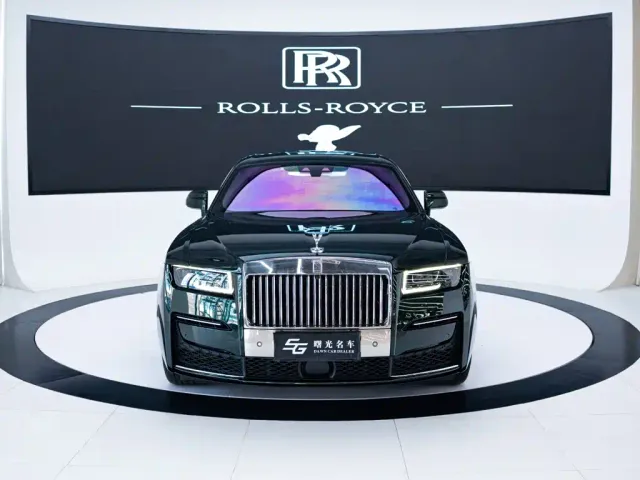 Rolls-Royce Ghost — Фото автомобиля 2