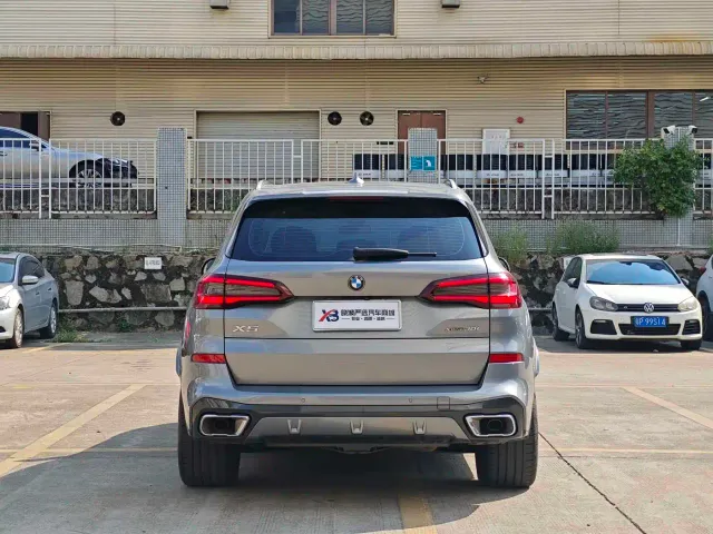 BMW X5 — Фото автомобиля 7