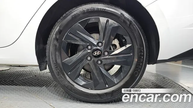 Hyundai Avante CN7 — Фото автомобиля 6