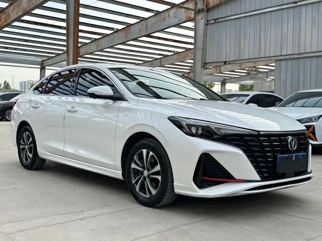 Changan Eado — Фото автомобиля 3