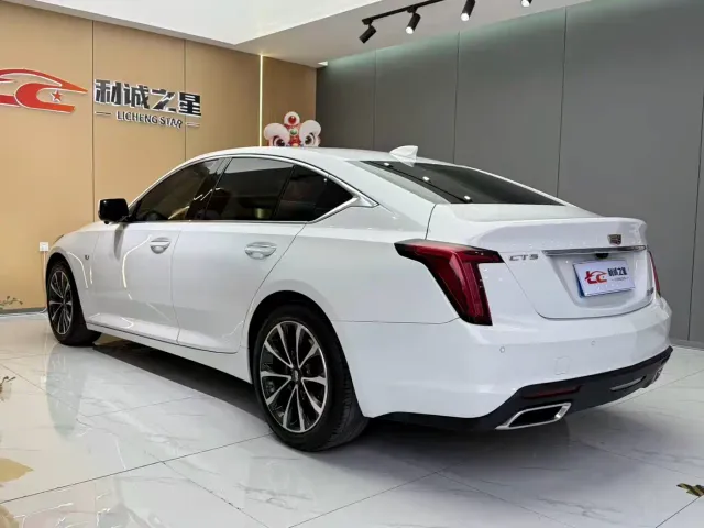 Cadillac CT5 — Фото автомобиля 11