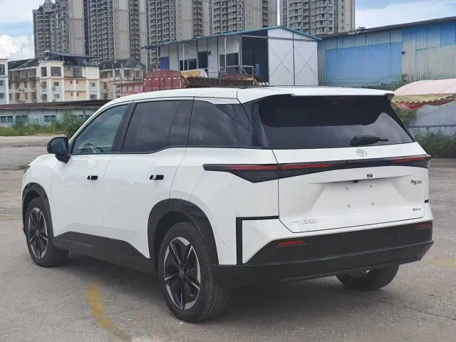 Toyota BoZhi 3X — Фото автомобиля 9
