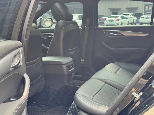 Cadillac CT5 — Фото автомобиля 12
