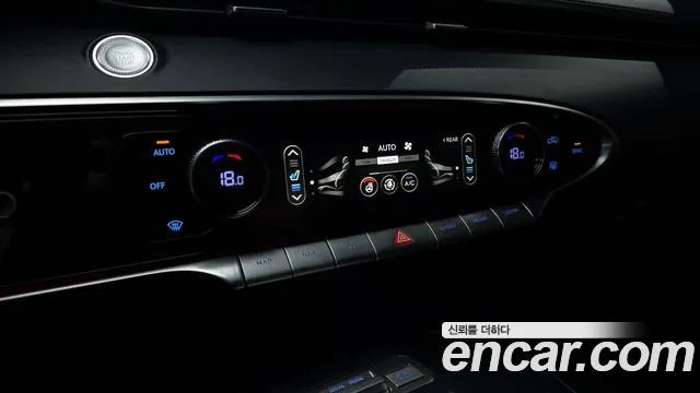 Genesis GV70 — Фото автомобиля 26