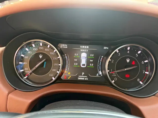 Maserati Ghibli — Фото автомобиля 16