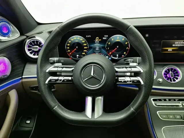 Mercedes-Benz E-Class — Фото автомобиля 11