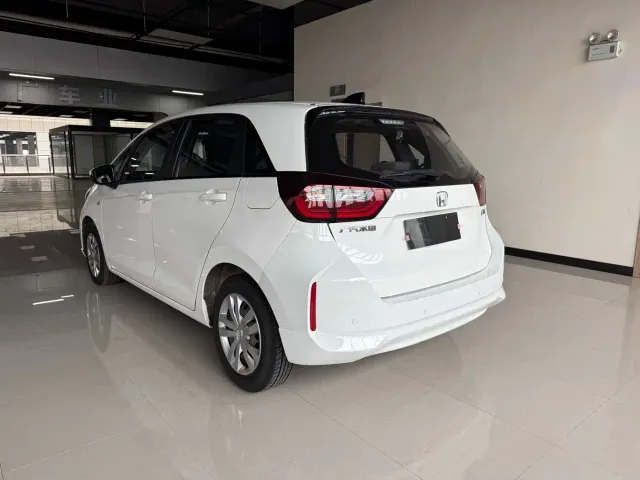 Honda Fit — Фото автомобиля 6