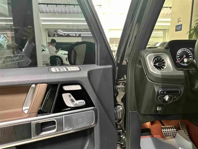 Mercedes-Benz G-Class — Фото автомобиля 11