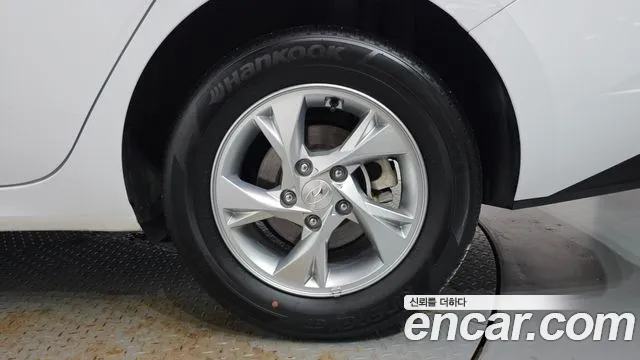 Hyundai AVANTE Avante (CN7) — Фото автомобиля 21
