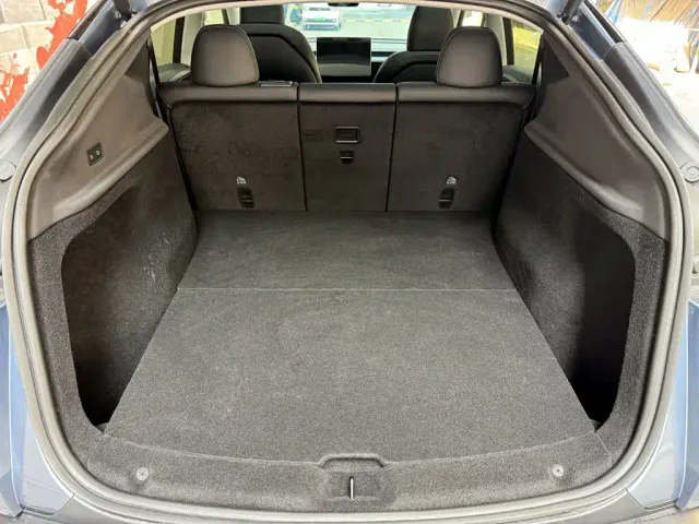 Tesla Model Y — Фото автомобиля 8