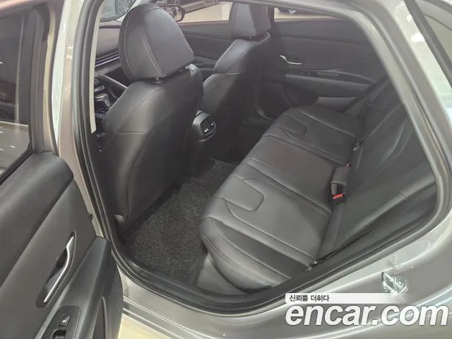 Hyundai AVANTE Avante (CN7) — Фото автомобиля 12