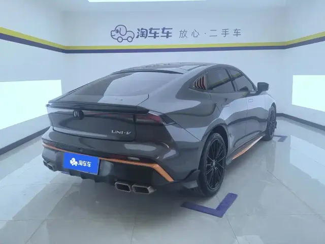 Changan UNI-V — Фото автомобиля 3