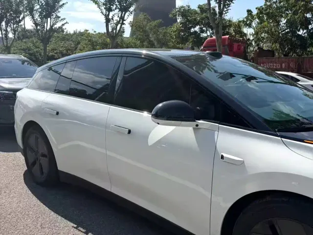 Li Auto i6 — Фото автомобиля 3