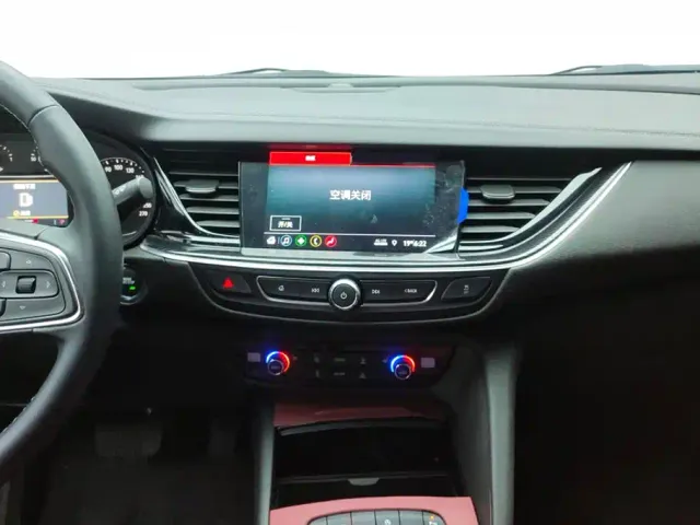 Buick Regal — Фото автомобиля 13