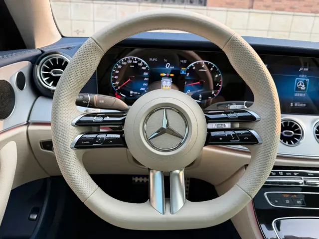 Mercedes-Benz E-Class — Фото автомобиля 8