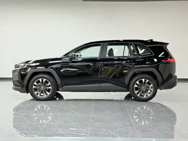 Toyota RAV4 — Фото автомобиля 3