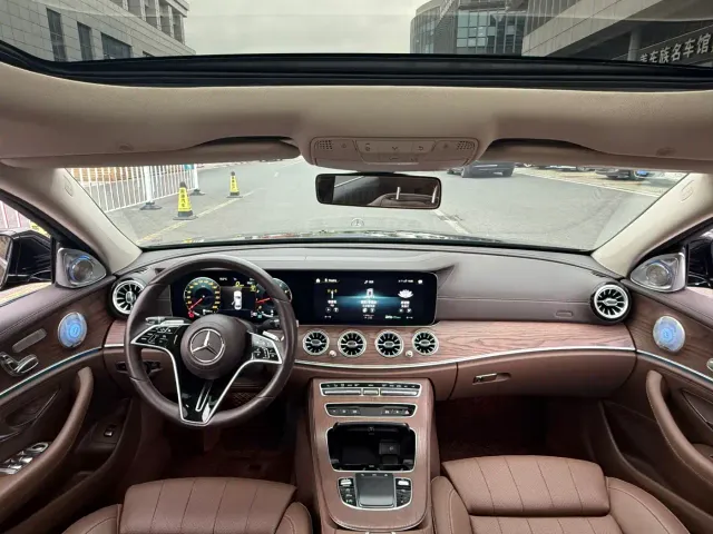 Mercedes-Benz E-Class — Фото автомобиля 8
