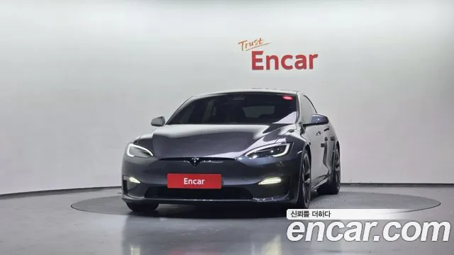 Tesla Model S — Фото автомобиля 3