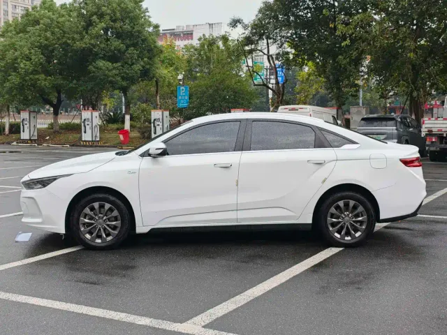 Geely Geometry A — Фото автомобиля 4