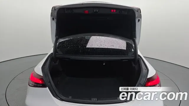 Mercedes-Benz E-Class — Фото автомобиля 18