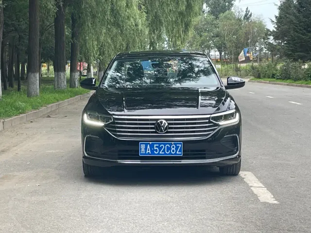 Volkswagen Lavida — Фото автомобиля 2