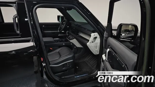 Land Rover Defender L663 — Фото автомобиля 10